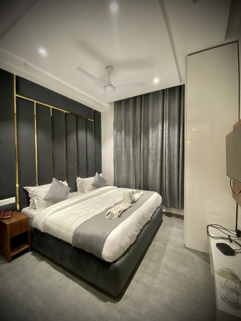 Hotel Heritage - Hotel Heritage SCO 32, SILVER CITY, MAIN, AMBALA, HIGHWAY, Zirakpur, Gazipur, Punjab 140603, India