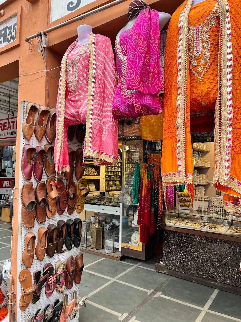Jai Mata Di Paridhan - Jai Mata Di Paridhan G 11, Purohit Ji Katla, Johri Bazar, Bapu Bazar, Biseswarji, Jaipur, Jaipur Nagar Nigam Area, Rajasthan 302003, India