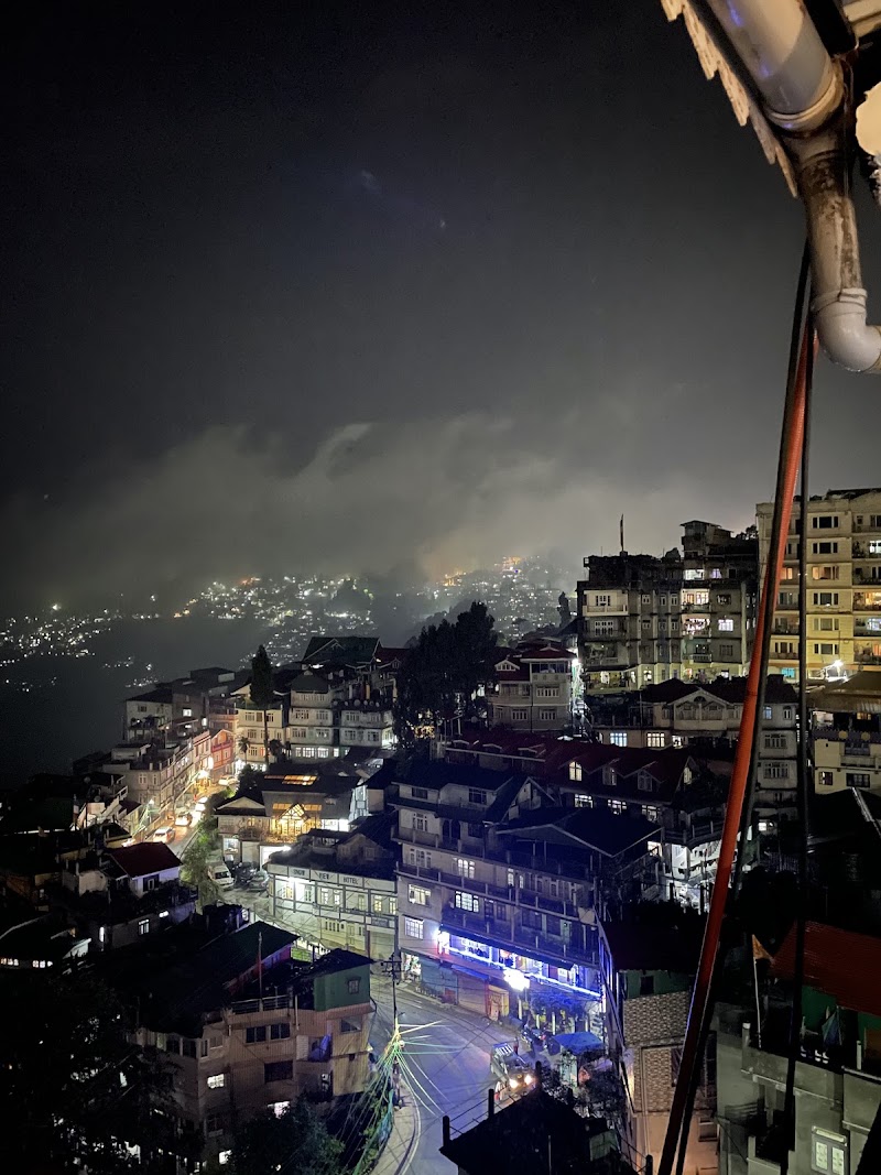 Darjeeling Guest House Deluxe - Darjeeling Guest House Deluxe 16, DB Giri Rd, Chota Kak Jhora, Darjeeling, West Bengal 734101, India