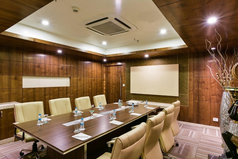 Souvenir Hotel Jaipur - Souvenir Hotel Jaipur Gopalpura Bypass Rd, near Ganga Jamuna Petrol Pump, New Aatish Market, Shanthi Nagar, Mansarovar, Jaipur, Rajasthan 302020, India