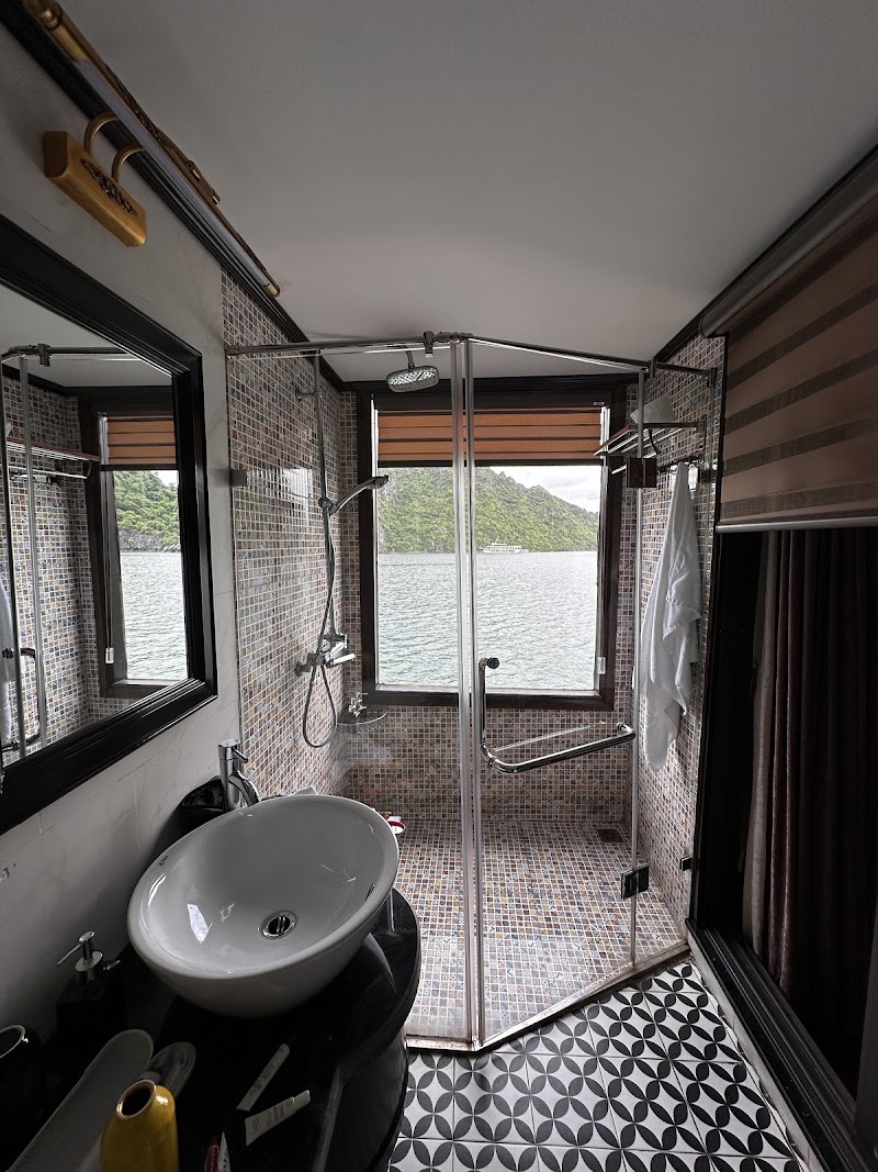 Sena Cruises - Wonder On Lan Ha Bay - Sena Cruises - Wonder On Lan Ha Bay Block 25, Tuần Châu, Quảng Ninh, Vietnam