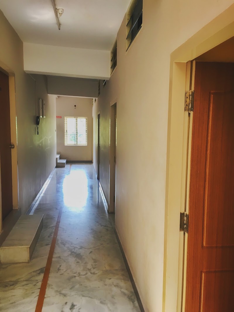 Dhanawantri Comforts Hotel - Dhanawantri Comforts Hotel, Gayatri Bhavan Building, Dhanavantri Rd, near Mysore Railway Station, Devaraja Mohalla, Shivarampet, Mysuru, Karnataka 570001, India