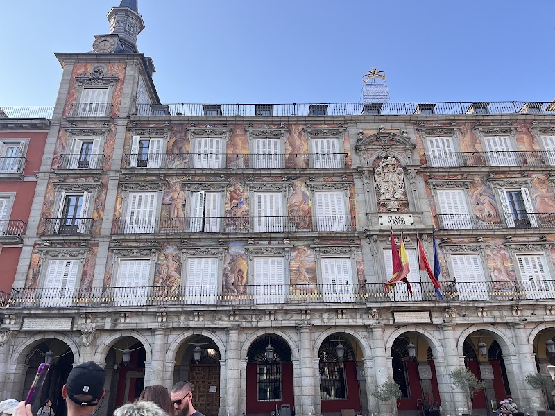 Free Tour Madrid - Free Tour Madrid, P.º del Prado, 1, Retiro, 28014 Madrid, Spain