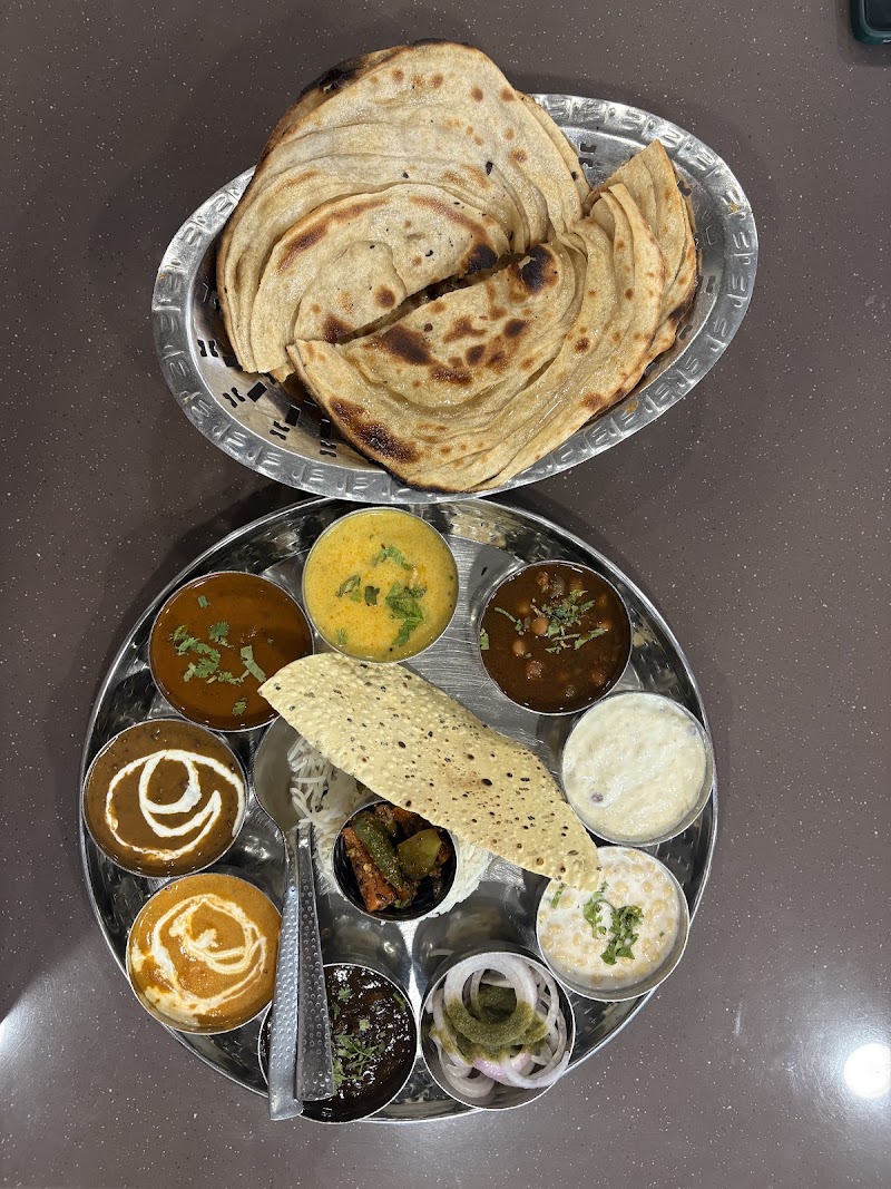 Kulcha Lal Parantha Das - Kulcha Lal Parantha Das Shop No-4, Plot No-1, Mahakal Marg, Kot Mohalla, Jaisinghpura, Ujjain, Madhya Pradesh 456006, India