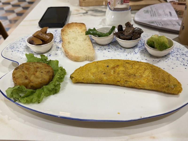 Roastea - Curated Coffee And Tea Artisans - Roastea - Curated Coffee And Tea Artisans 612/3, 80 Feet Rd, next to Akshaya Motors Mercedes Benz Showroom, 4th Block, Koramangala, Bengaluru, Karnataka 560034, India