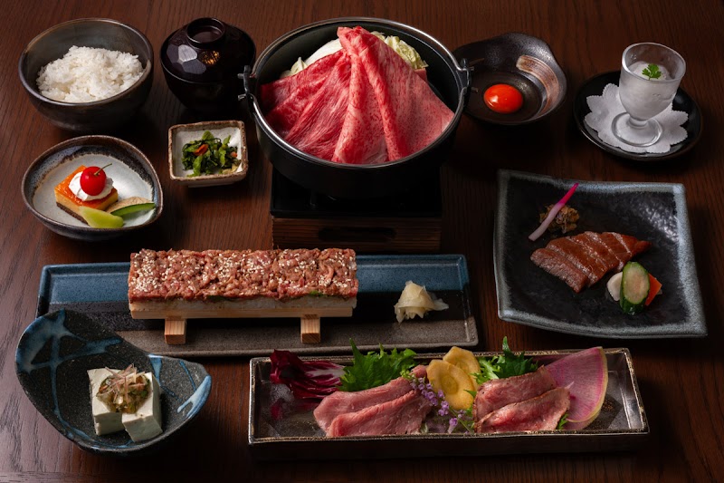 Yonezawa Gyu Oki - Yonezawa Gyu Oki Japan, 〒100-0005 Tokyo, Chiyoda City, Marunouchi, 1-chōme−9−１ 内 黒塀横丁 グランスタ八重北 B1F