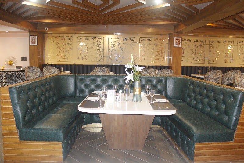 LUXUS INN HOTEL - LUXUS INN HOTEL Luby Circular Rd, Sardar Patel Nagar, Dhanbad, Jharkhand 826007, India