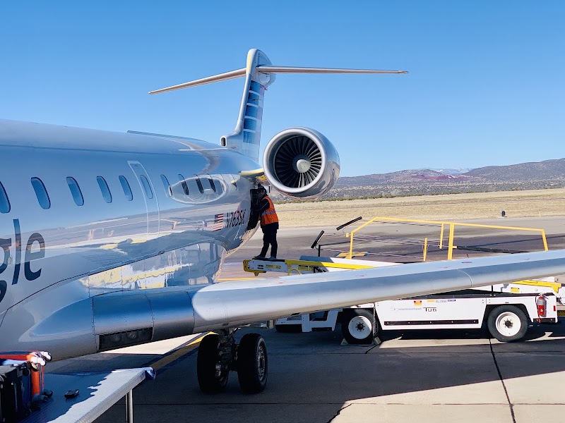 Santa Fe Regional Airport (SAF) - Santa Fe Regional Airport (SAF), 121 Aviation Dr, Santa Fe, NM 87507, USA