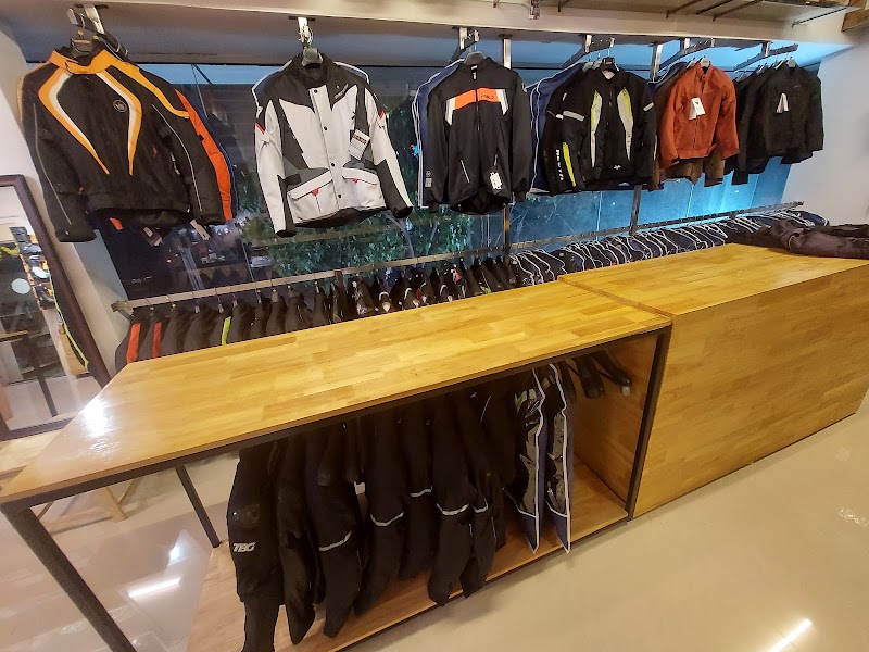 Gear n Ride - Gear n Ride 32/1/1, 1st Floor, FPM Towers, Above Silver Jewellery showroom 9th Main, 14th Cross Rd, opposite empire hotel, 6th Sector, HSR Layout, Bengaluru, Karnataka 560102, India