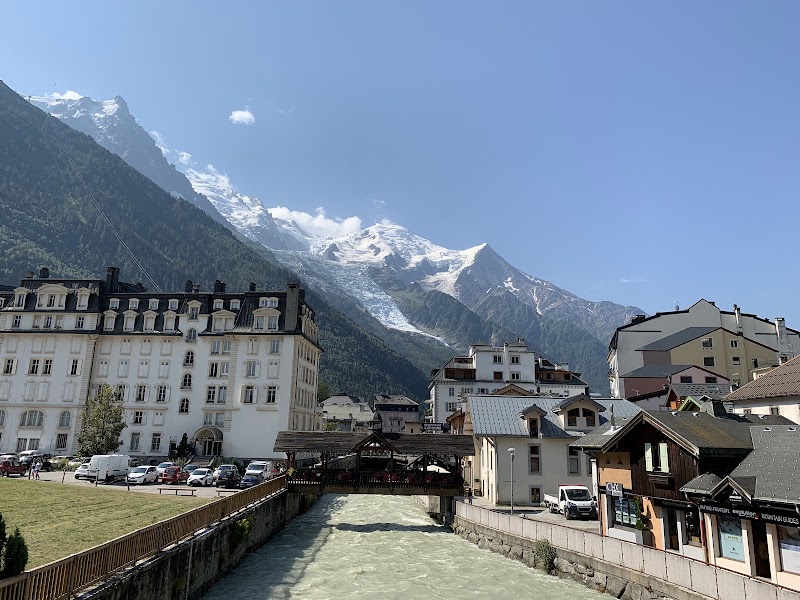 Parking Place du Mont-Blanc - Parking Place du Mont-Blanc, Pl. du Mont-Blanc, 74400 Chamonix-Mont-Blanc, France