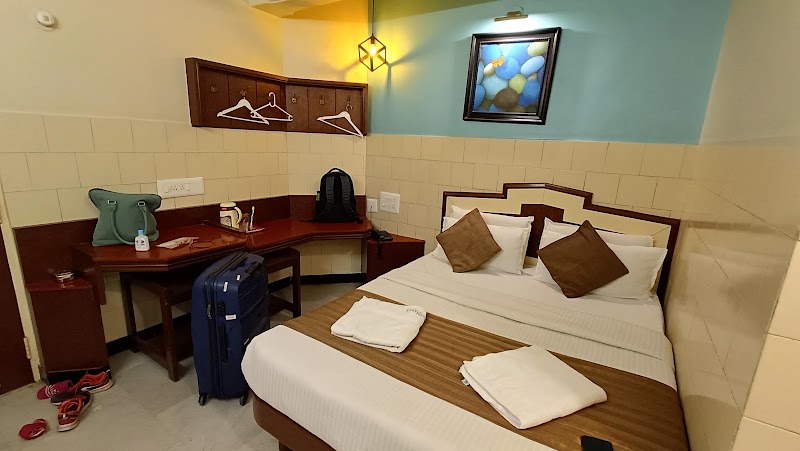Mannars Yatri Nivas Lodging - Mannars Yatri Nivas Lodging, 2747, Near Sangam Theatre, Chandragupta Road, Lasker Mohalla, Halladakeri, Mandi Mohalla, Lashkar Mohalla, Mandi Mohalla, Mysuru, Karnataka 570001, India