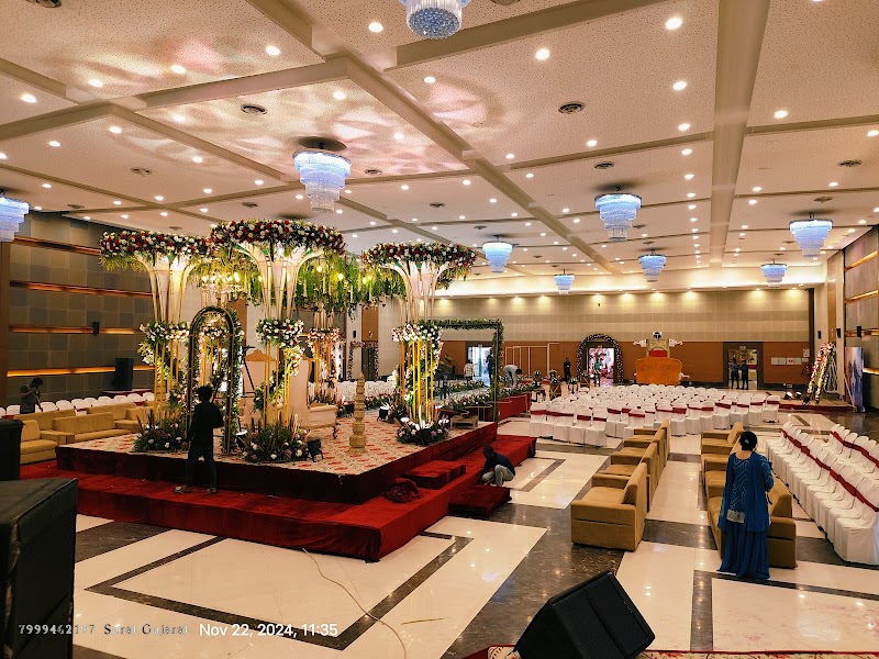 Platinum Hall - Platinum Hall, near, Palsana Chokdi, Khajod, Sarsana, Surat, Gujarat 395007, India