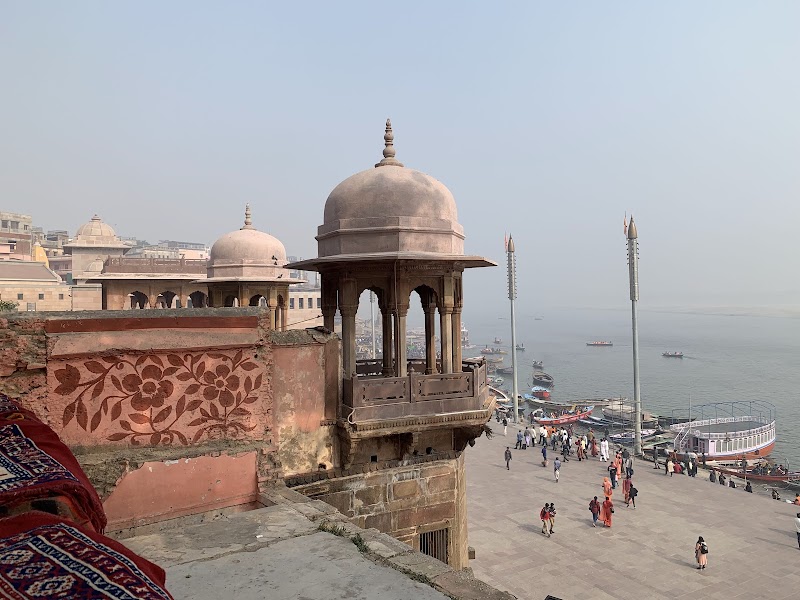 Gate 1 of Kashi Viswanath Mandir - Gate 1 of Kashi Viswanath Mandir 8267+6FJ, Lahori Tola, Varanasi, Uttar Pradesh 221001, India