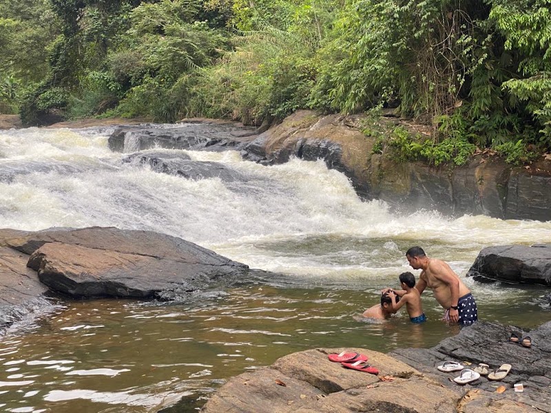 Pena Ella Waterfall - Pena Ella Waterfall 8FVX+X9, Diyaduwa, Sri Lanka