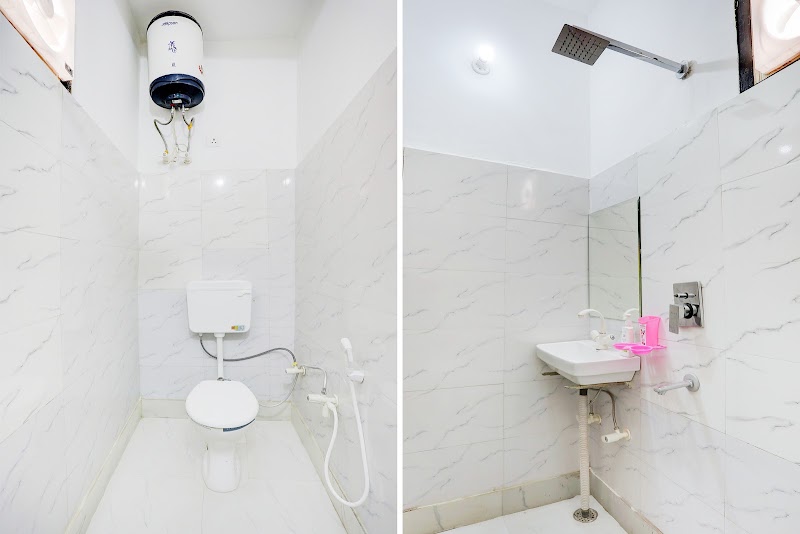 Super Collection O by OYO Sector 7 Rohini Formerly Giriraj Residency - Super Collection O by OYO Sector 7 Rohini Formerly Giriraj Residency Plot no. 3A, Uday singh palace, Plot no. 3A, Uday singh palace, Naharpur village, Rohini, sector - 7, Delhi, Sector 7, Naharpur Village, Rohini, Delhi, 110085, India