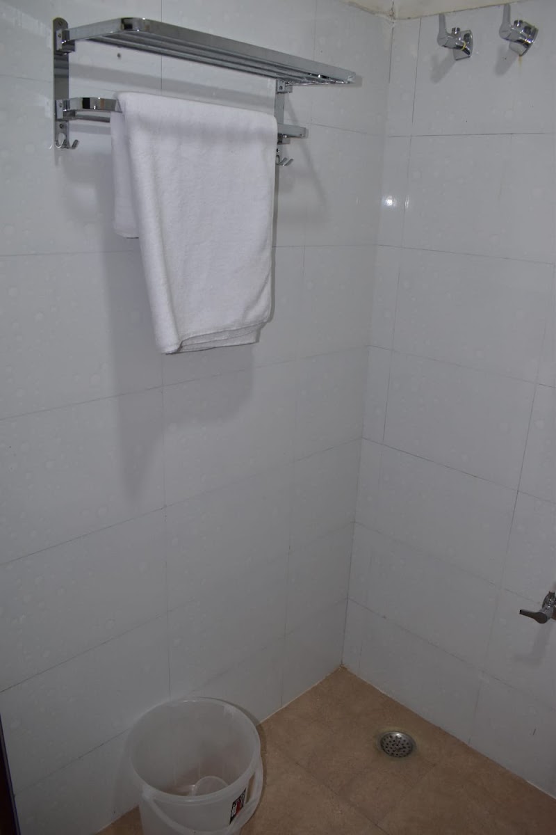 Hotel Pushparaj - Hotel Pushparaj Children Park, Plot P/MA 52, near Lighthouse Lane, Balipada, Puri, Odisha 752001, India
