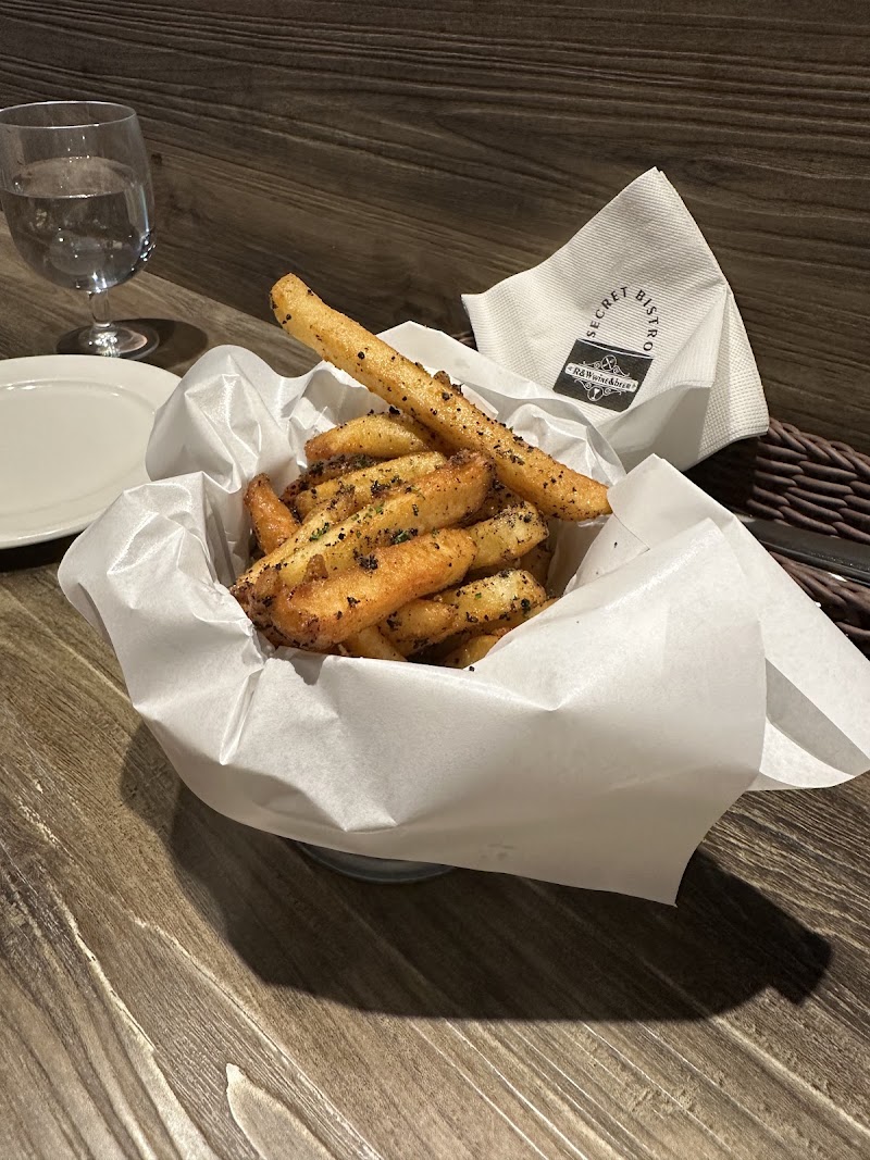 Secret bistro - Secret bistro 104, Taiwan, Taipei City, Zhongshan District, 中山區 Zhongyuan St, 139號1樓