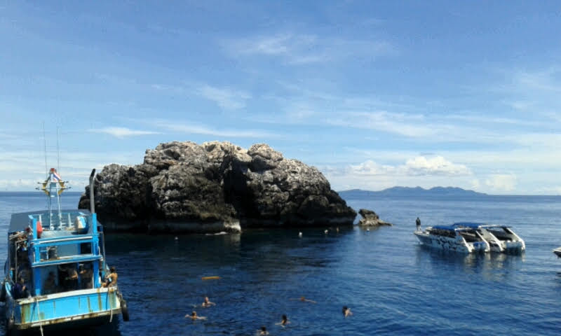 Sail Rock - Sail Rock, WXVR+X2M Sail Rock, Koh Phangan, Chang Wat Surat Thani 84280, Thailand