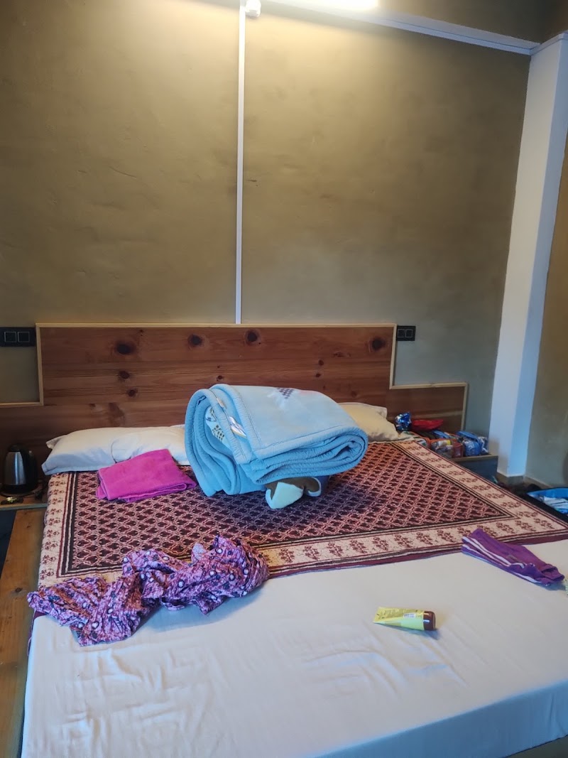 The Fresh Wave - A Riverside Hotel - Tirthan Valley (HP) - The Fresh Wave - A Riverside Hotel - Tirthan Valley (HP) Village Bari Ropa, P.O Gahidhar, Tehsil, Banjar, Gushaini, Himachal Pradesh 175123, India