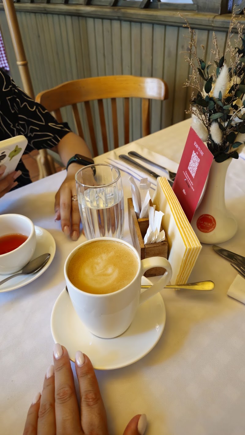Del Papa - Del Papa, 1 Etazh, Bukhar-Zhyrau Blvd 66, Almaty 050057, Kazakhstan