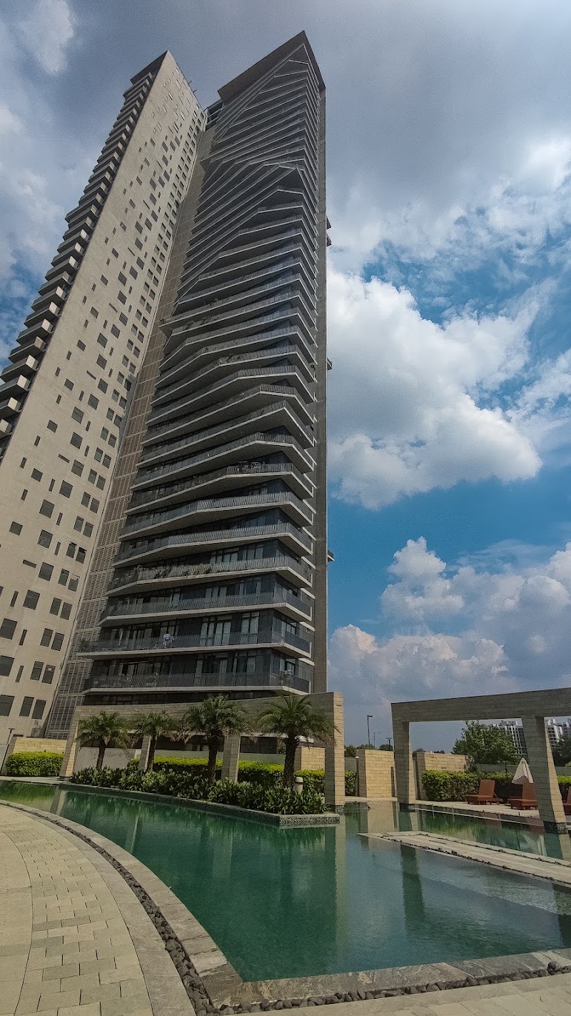 SKYON CLUB RESTAURANT - SKYON CLUB RESTAURANT 122102, IREO SKYON, Sector 60, Gurugram, Haryana 122098, India