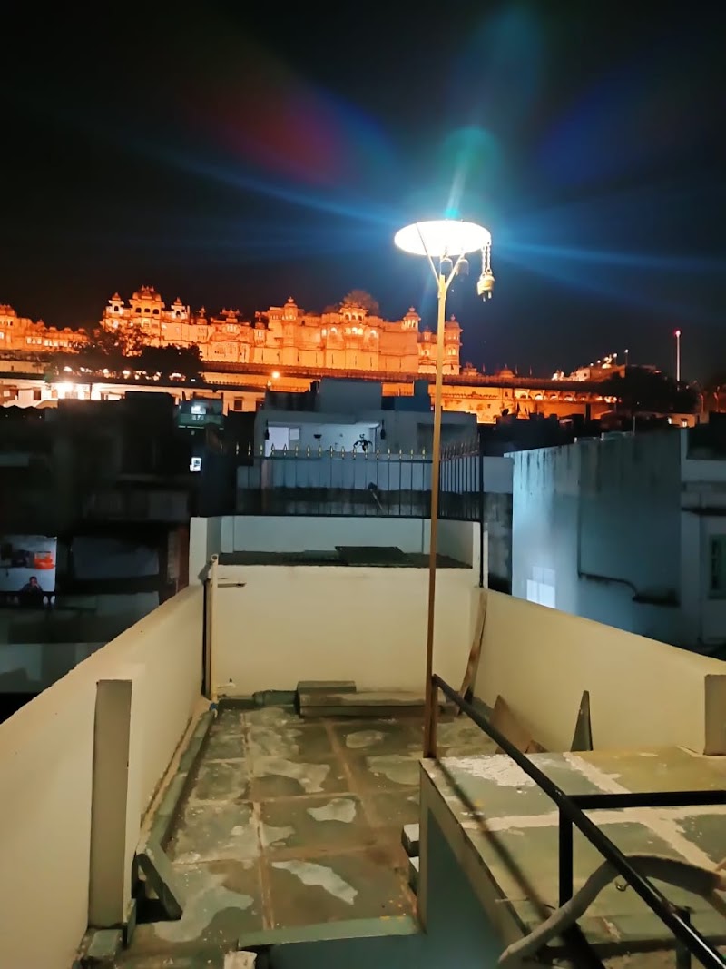 Lakshmi Darshan Gokhada Home Stay , Dormitory and Complete family Sojourn. - Lakshmi Darshan Gokhada Home Stay , Dormitory and Complete family Sojourn. 114, opposite Maha Lakshmi Temple, Bhatiyani Chohatta, Udaipur, Rajasthan 313001, India