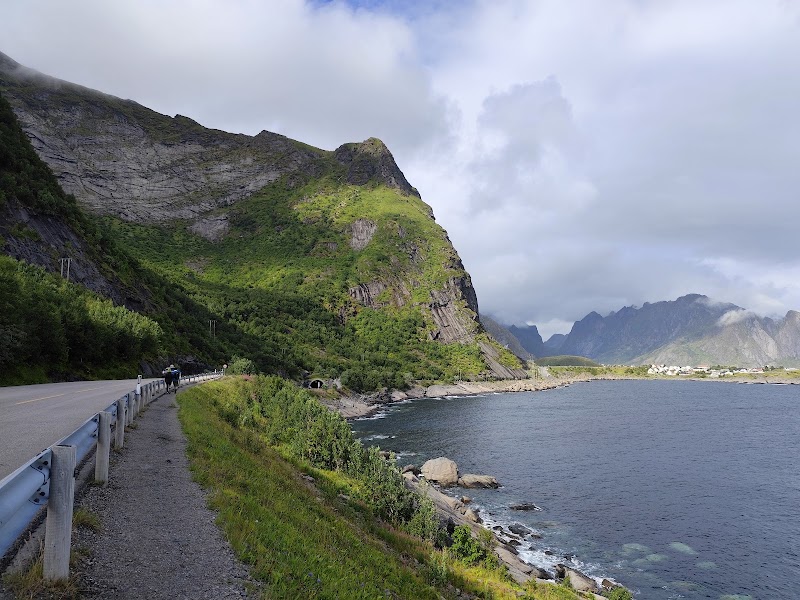 Reinebringen trailhead - Reinebringen trailhead Ramsviktunnelen, 8390 Reine, Norway