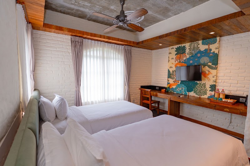 Nomad Pokhara Hotel - Nomad Pokhara Hotel, Lakeside Rd, Pokhara 33700, Nepal