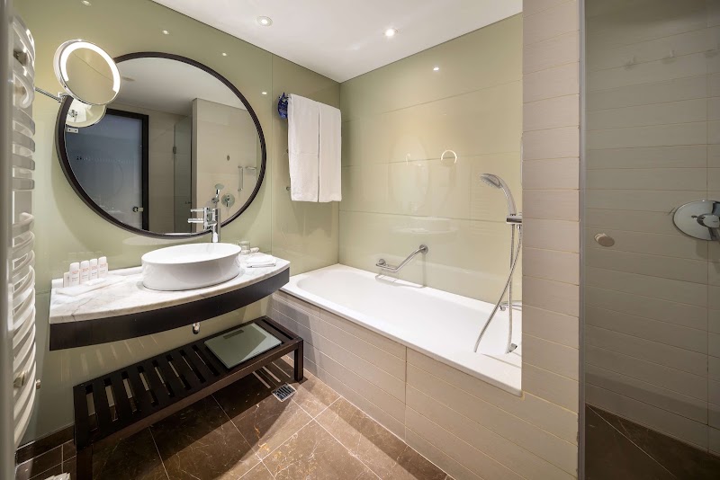 Radisson Blu Hotel Bucharest - Radisson Blu Hotel Bucharest Calea Victoriei 63-81, 010065 București, Romania