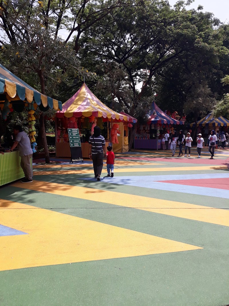 Parkir Dufan - Parkir Dufan VRFJ+3PM, Jl. Pantai Indah, RW.10, Ancol, Kec. Pademangan, Jkt Utara, Daerah Khusus Ibukota Jakarta 14430, Indonesia