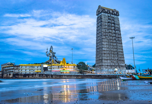 Mhatobar Shri Murudeshwar temple Gate - Mhatobar Shri Murudeshwar temple Gate Murudeshwar Temple gate, 3GX3+5QC, Highway, Bhatkal, Mavalli, Karnataka 581350, India