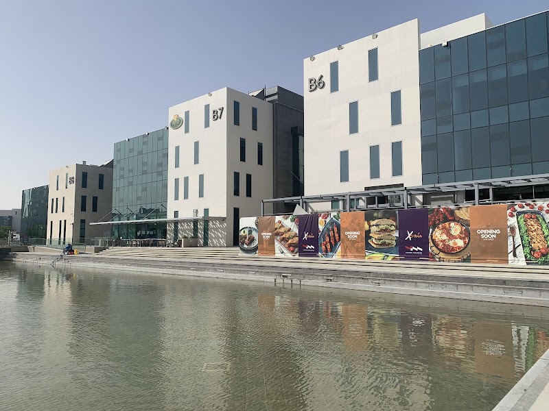 DSO HQ public parking - DSO HQ public parking 49FJ+PGQ - Nadd Hessa - Dubai Silicon Oasis - Dubai - United Arab Emirates