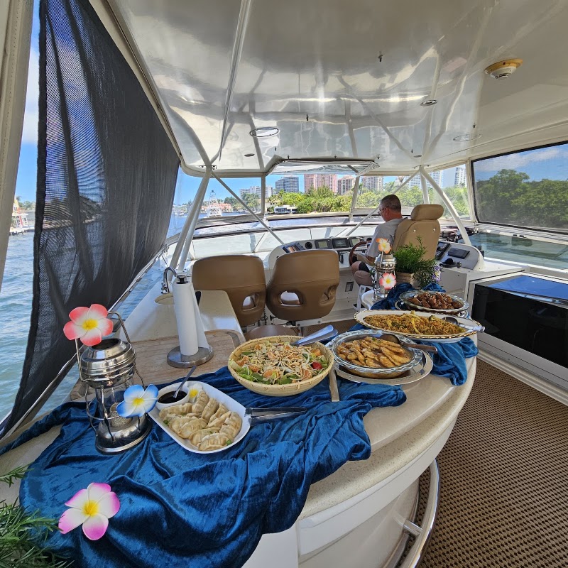 Coastal Yacht Tours - Coastal Yacht Tours Riverside Hotel (behind Boathouse Restaurant, 620 SE 4th St, Fort Lauderdale, FL 33301, USA