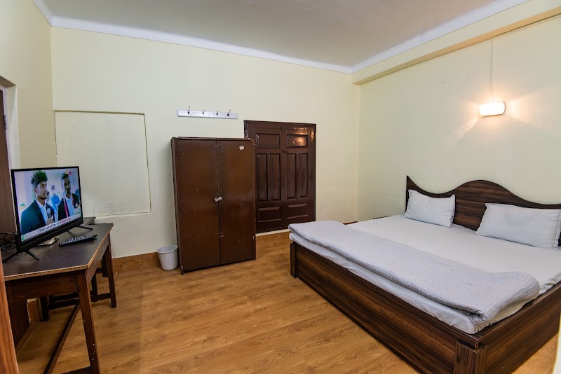 Hotel India - Hotel India, Mall Road, Birla School Rd, Mallital, Nainital, Uttarakhand 263001, India
