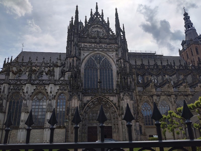 Den Bosch City - Den Bosch City, Burgemeester Loeffplein 70 D, 5211 RX 's-Hertogenbosch, Netherlands