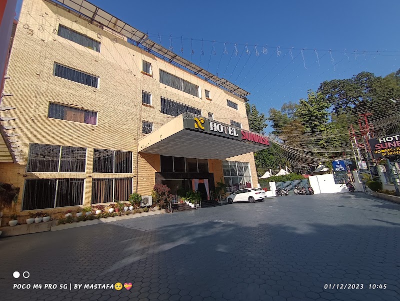 Sunrise Hotel - Sunrise Hotel 113/2, Rajpur Rd, Hathibarkala Salwala, Dehradun, Uttarakhand 248001, India