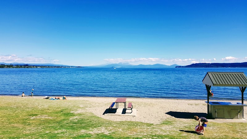 Sails on the Lake - Sails on the Lake 138 Lake Terrace, Taupō 2730, New Zealand