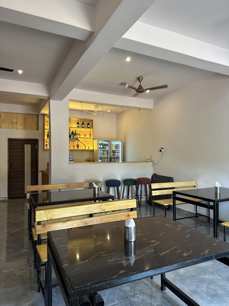Mango Tree Bar & restaurant