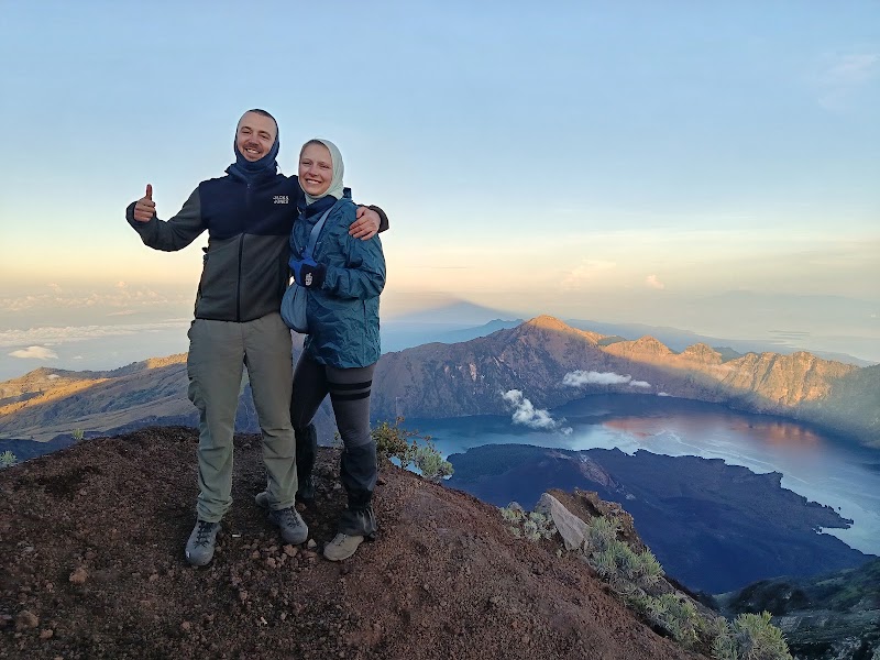 Mount Rinjani Trekking Services - Mount Rinjani Trekking Services, Jl. Cendrawasih No.8, Cakranegara Bar., Kec. Cakranegara, Kota Mataram, Nusa Tenggara Bar. 83239, Indonesia