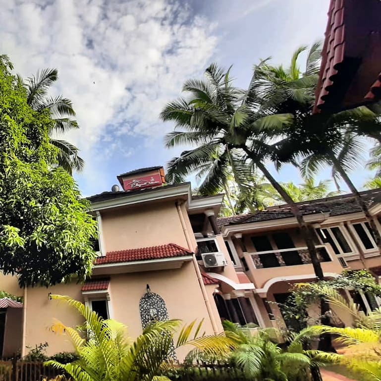 Elegant Shades - Elegant Shades, H, 113, Sernabatim Beach Rd, Ambeaxir, Colva, Sernabatim, Goa 403708, India