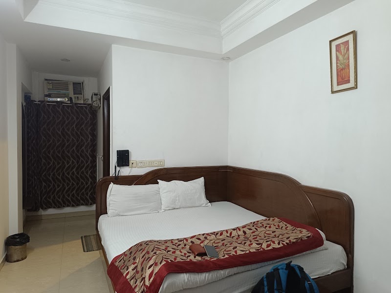 Hotel Chanchal Deluxe - Hotel Chanchal Deluxe 8575, Arakashan Rd, Ram Nagar, Paharganj, New Delhi, Delhi, 110055, India