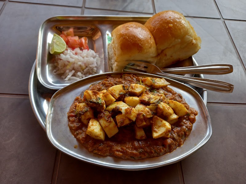 Hotel Shivashree - Hotel Shivashree Chandika Mandir, Ganpatipule, Maharashtra 415615, India