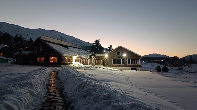 Hotel Nedou's - Hotel Nedou's Ski Institute Rd, opp. Gulmarg Golf Club, Gulmarg, Forest Block, 193403