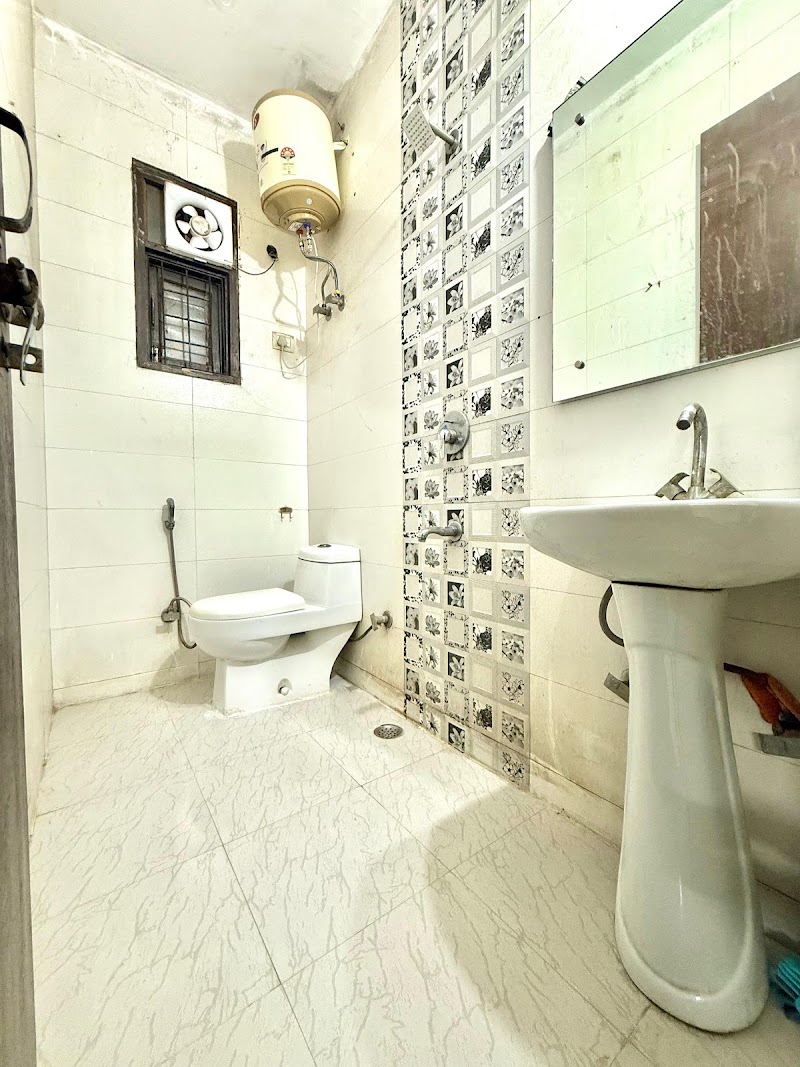 LivIT Stays Platinum - (Best PG in Saket) - LivIT Stays Platinum - (Best PG in Saket) B5, Block B, Paryavaran Complex, Saket, New Delhi, Delhi 110030, India
