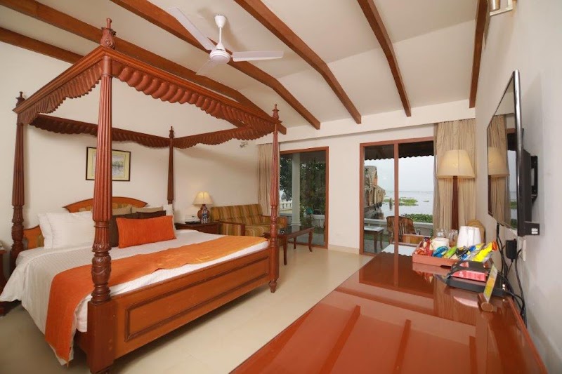 Lemon Tree Vembanad Lake Resort, Alleppey, Kerala - Lemon Tree Vembanad Lake Resort, Alleppey, Kerala Janasakthi Road, Kayippuram, Muhamma, Kerala 688525, India