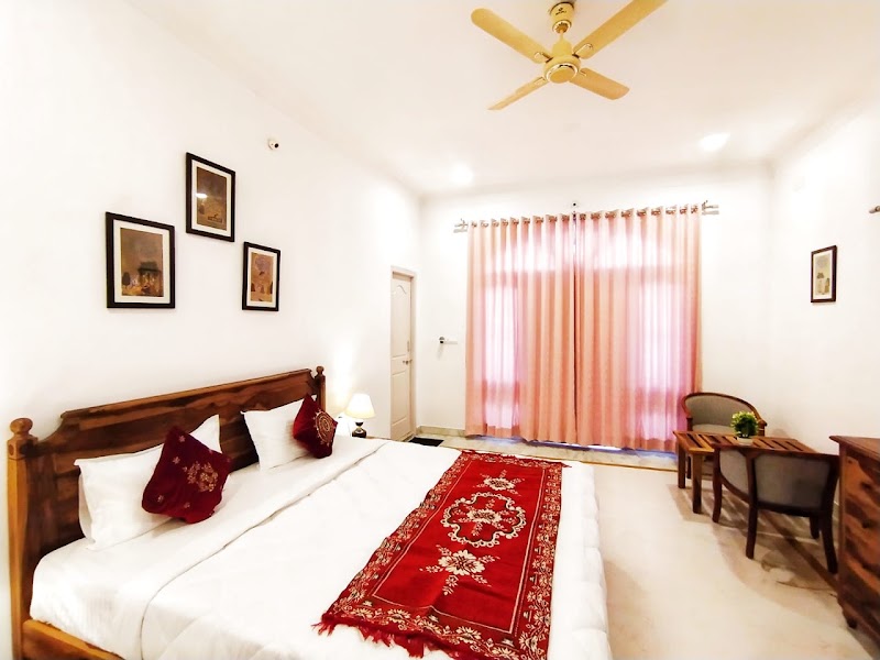Heritage Homestay by Chunda Villa's - Heritage Homestay by Chunda Villa's Kharol Colony Gali No. 6, near Shiv Mandir, Adinath colony, Fatehpura, Udaipur, Rajasthan 313001, India