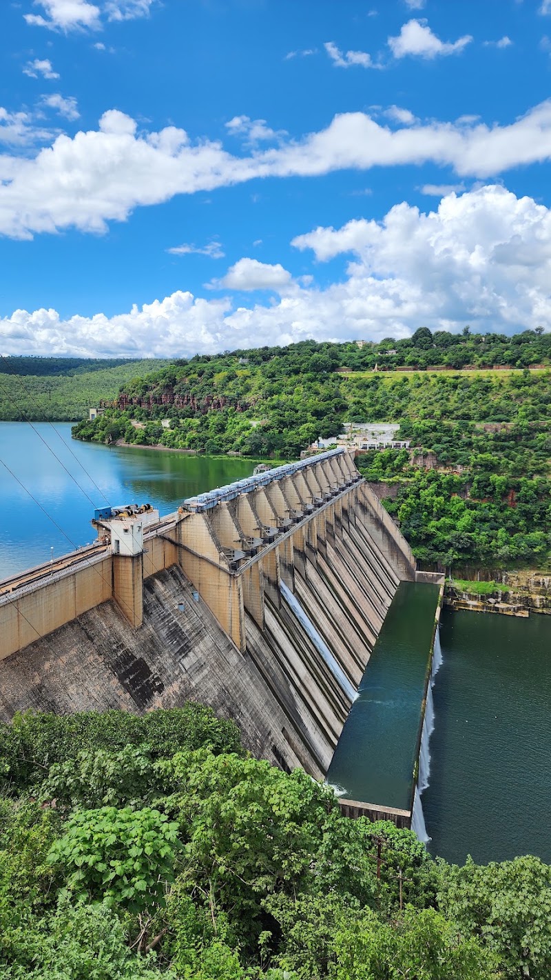Srisailam Reservoir - Srisailam Reservoir Sri Sailam, Nandyal district, Andhra Pradesh, Domalapenta, Srisailam Project, Telangana 518101, India