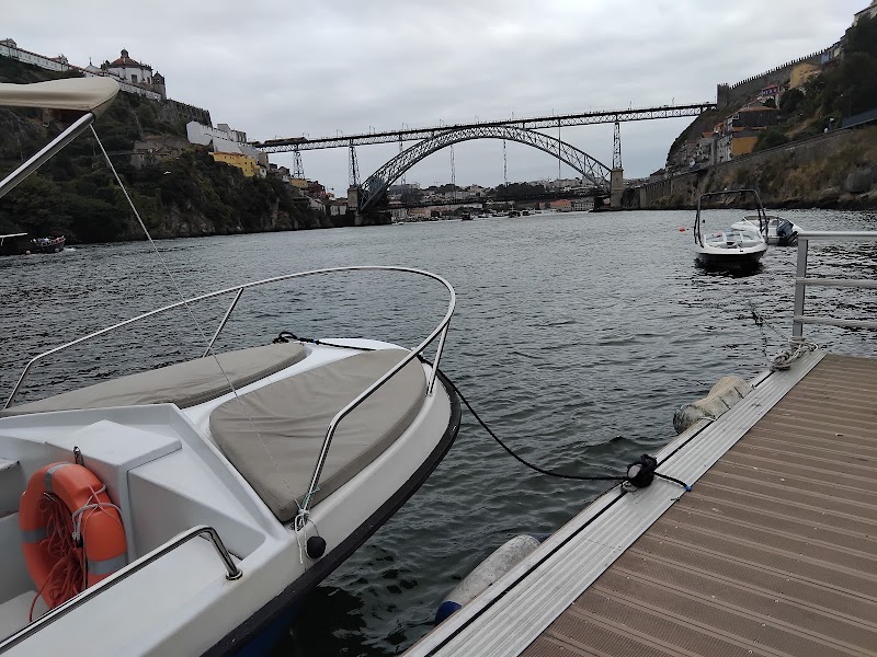 Douro In Board - Douro In Board, R. do Ouro 180, 4150-180 Porto, Portugal
