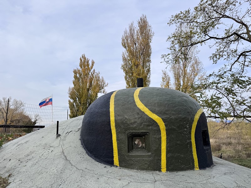 Bunker B-S 8 "Cemetery" - Bunker B-S 8 "Cemetery", Kopčianska, 851 01 Bratislava-Petržalka, Slovakia