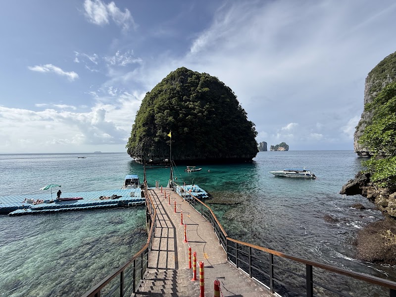 Mr. Chet Longtail Boat Trip - Mr. Chet Longtail Boat Trip, 47 หลังโรงแรมทรายพีพีไอซ์แลนด์วิลเลจ หาดโล๊ะบาเกา , เกาะพีพีดอน Tambon Ao Nang, Amphoe Mueang Krabi, Chang Wat Krabi 81000, Thailand